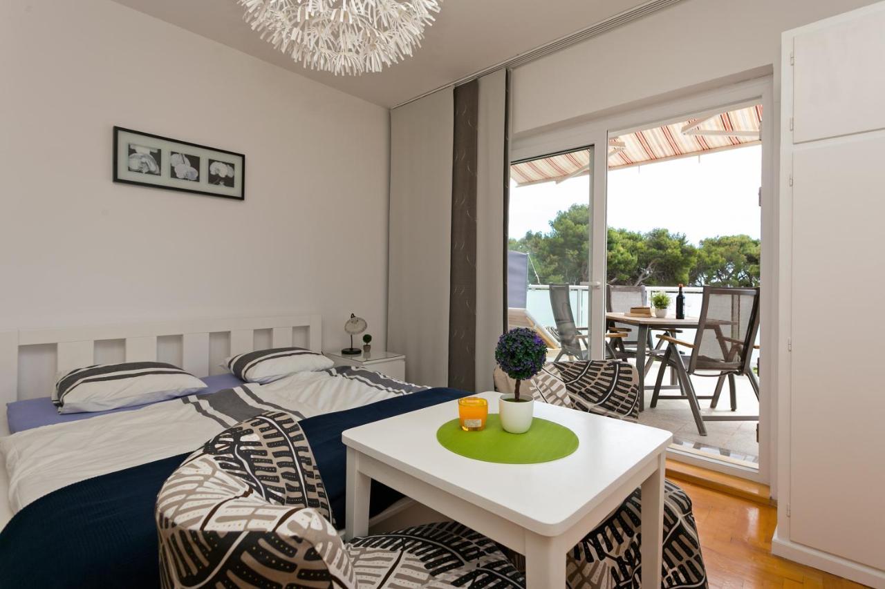 Terrace *